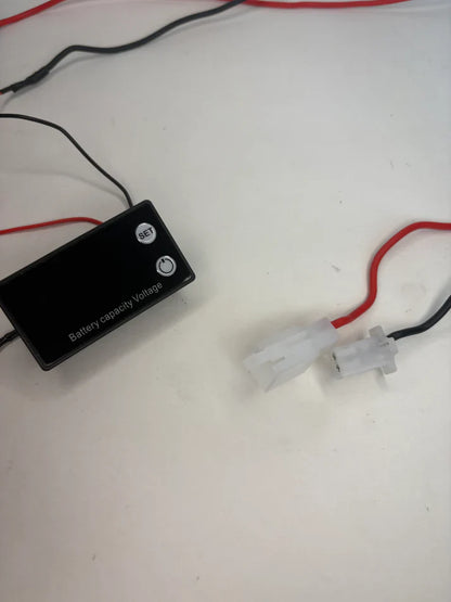 FARDRIVER plug-in-play voltage display kit