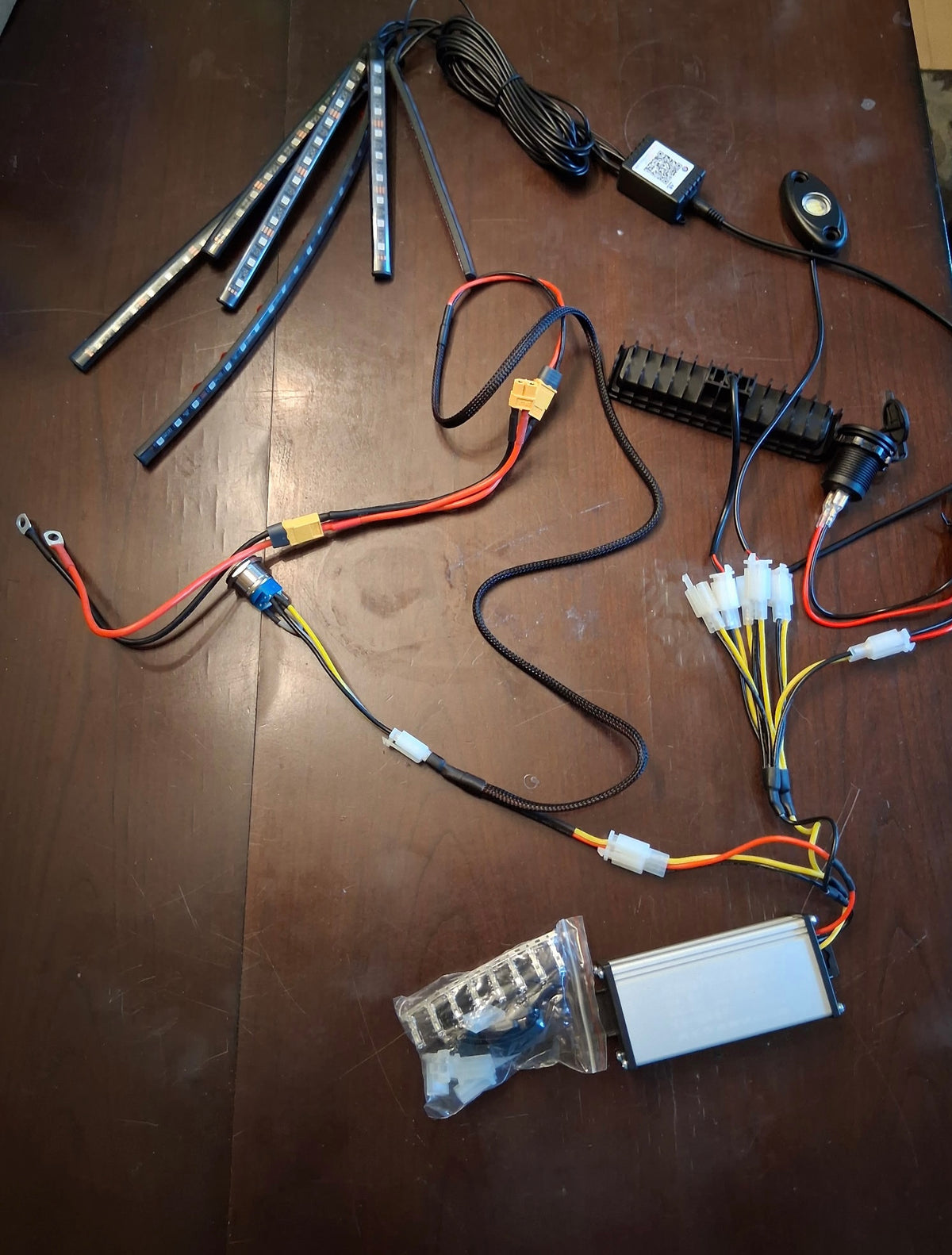 Blackout MX 12V DC-DC Voltage Converter
